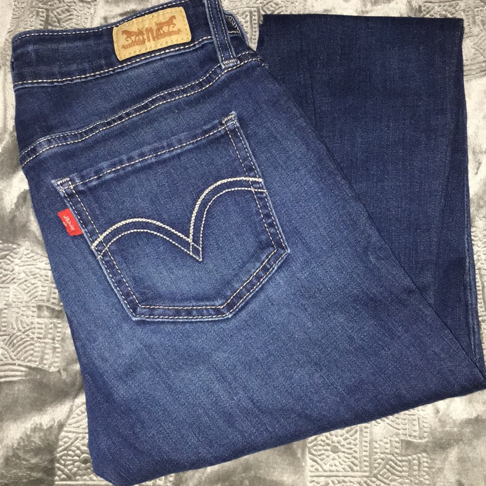 SOLD** Levi’s 535 jeggings size 3 Short
